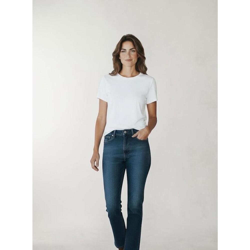 Izod Women’s Just Right Bootcut, Medium Wash, Mid-Rise Jeans, Size 6